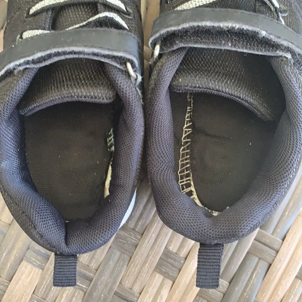 Toddler sneakers 👟